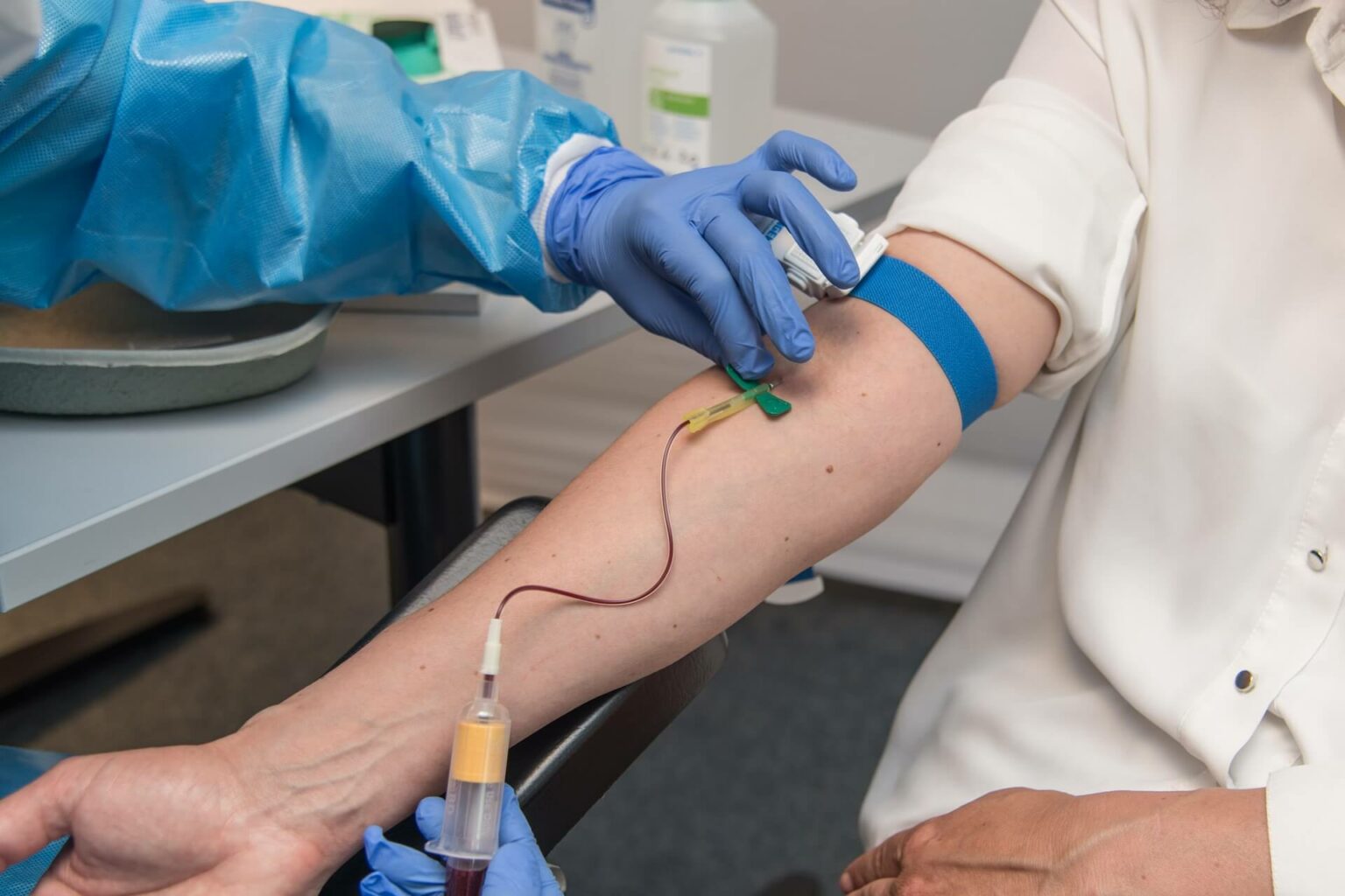 a patient getting blood sample for brain fog assessment in Columbus Ohio