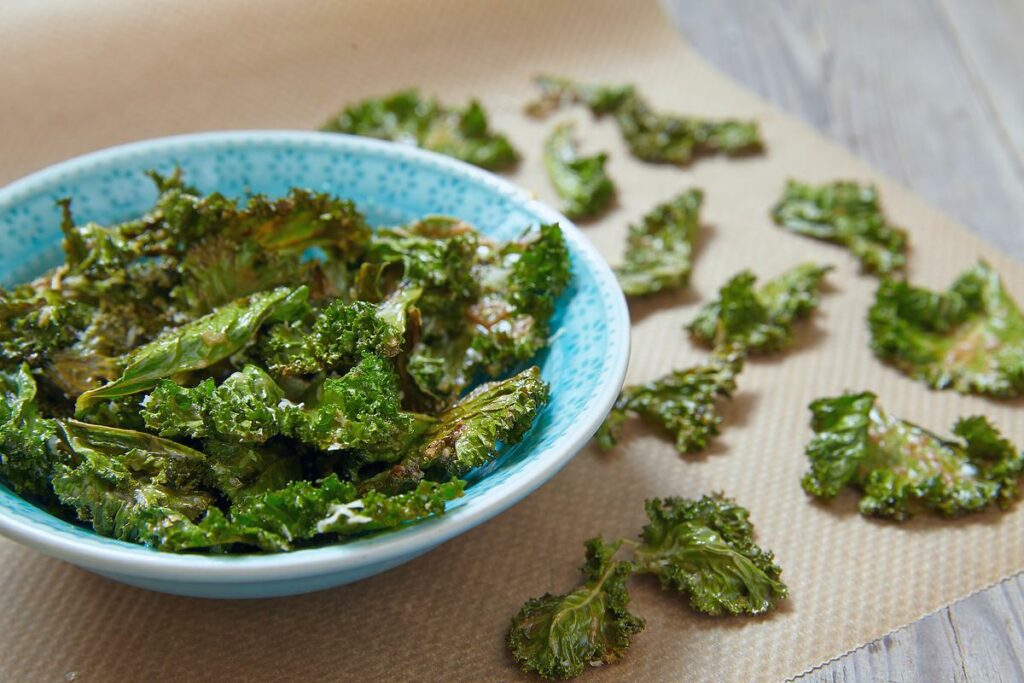 How to Make Baked Kale Chips A Healthy Snack Alter 478 ff9f702766 1501077299